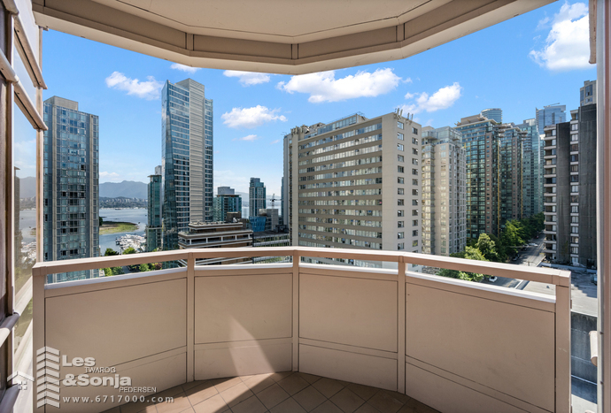 9b 1500 alberni st vancouver 35.jpg